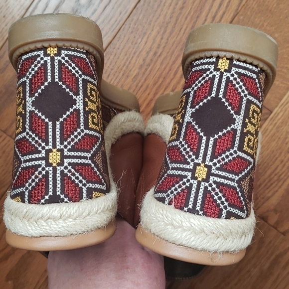 nine West platform wedge sandals. - Picture 6 of 6